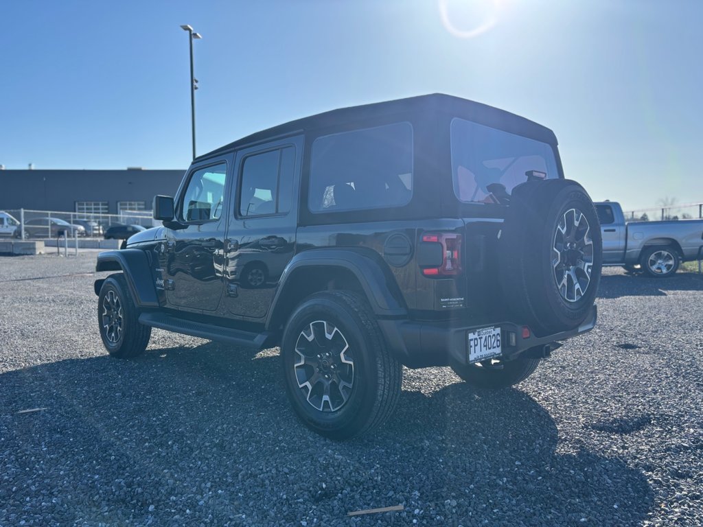 Jeep WRANGLER 4-Door SAHARA 2024 à Saint-Hyacinthe, Québec - 4 - w1024h768px
