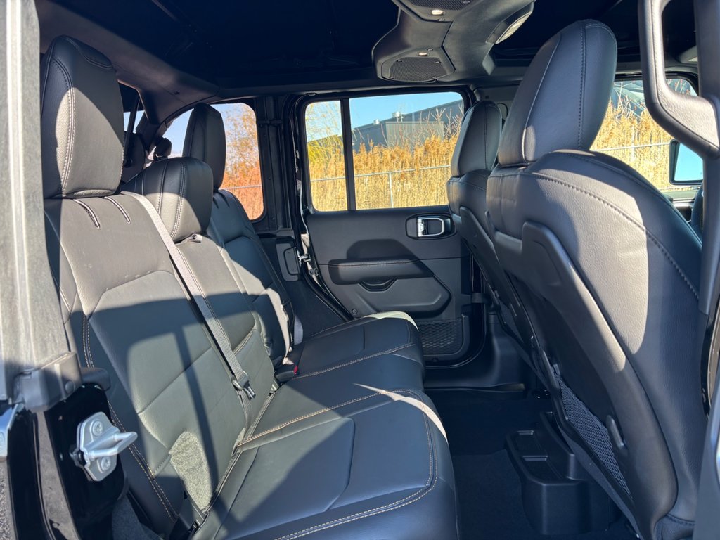 Jeep WRANGLER 4-Door SAHARA 2024 à Saint-Hyacinthe, Québec - 11 - w1024h768px