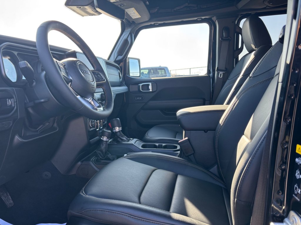 Jeep WRANGLER 4-Door SAHARA 2024 à Saint-Hyacinthe, Québec - 15 - w1024h768px