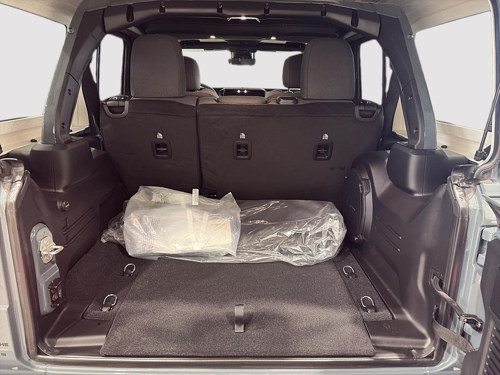 2024 Jeep Wrangler 4-Door SAHARA-5