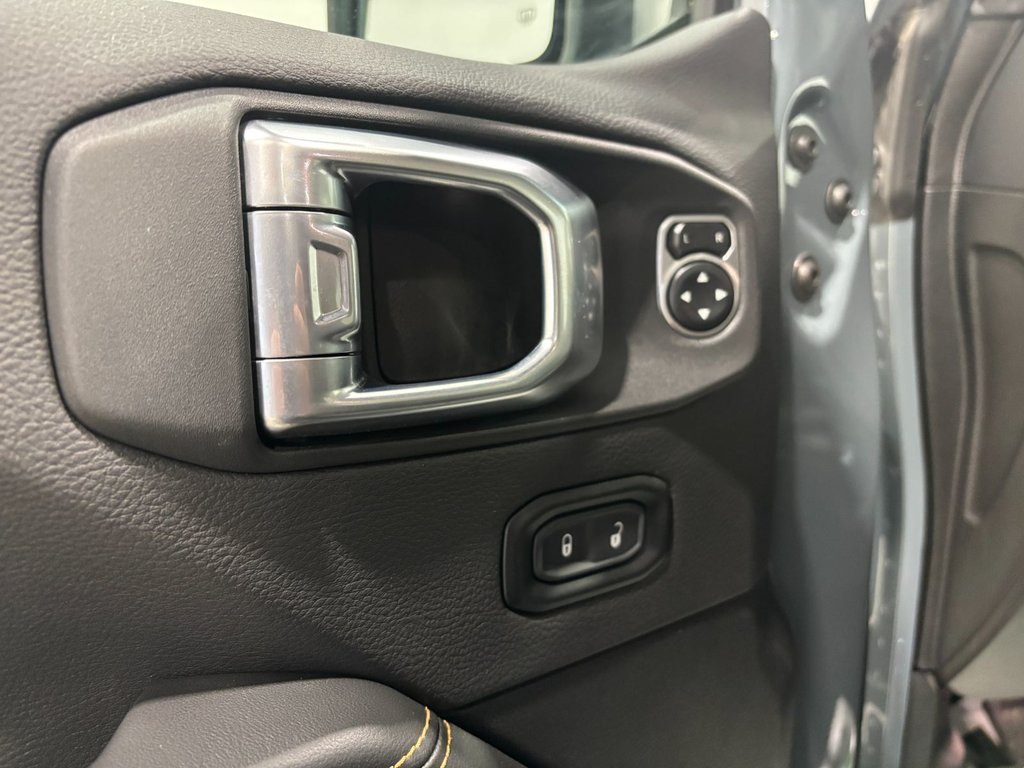 2024 Jeep Wrangler 4-Door SAHARA in Saint-Hyacinthe, Quebec - 13 - w1024h768px