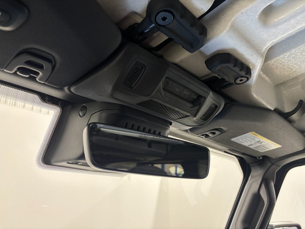 2024 Jeep Wrangler 4-Door SAHARA in Saint-Hyacinthe, Quebec - 28 - w1024h768px