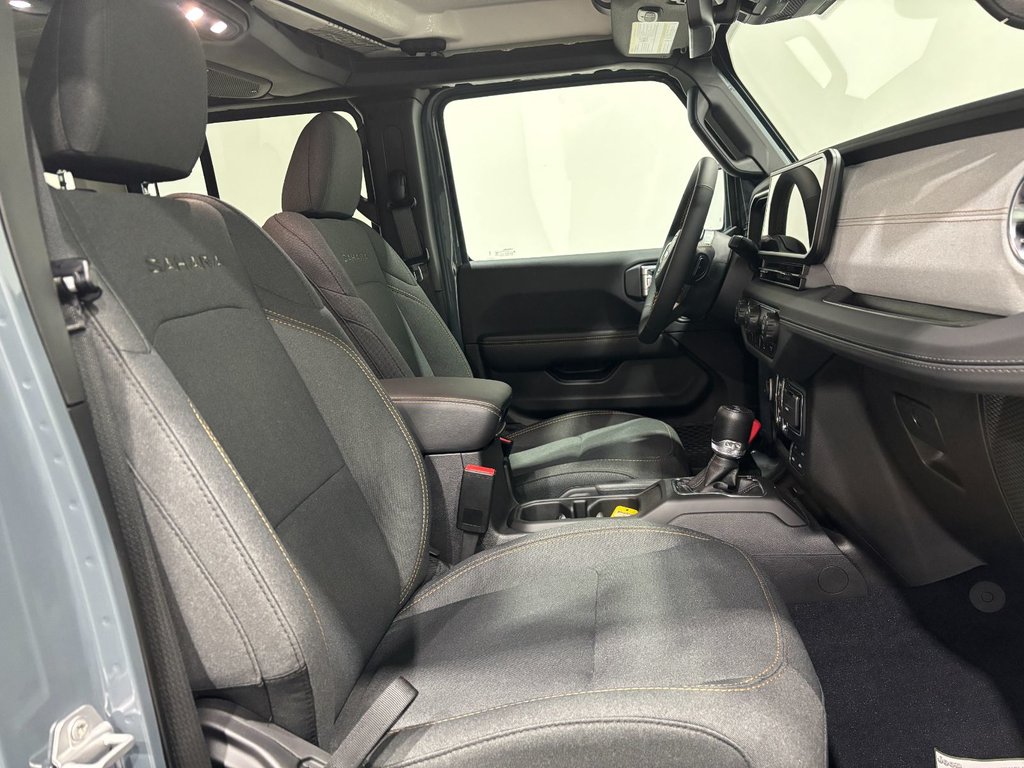 2024 Jeep Wrangler 4-Door SAHARA in Saint-Hyacinthe, Quebec - 9 - w1024h768px