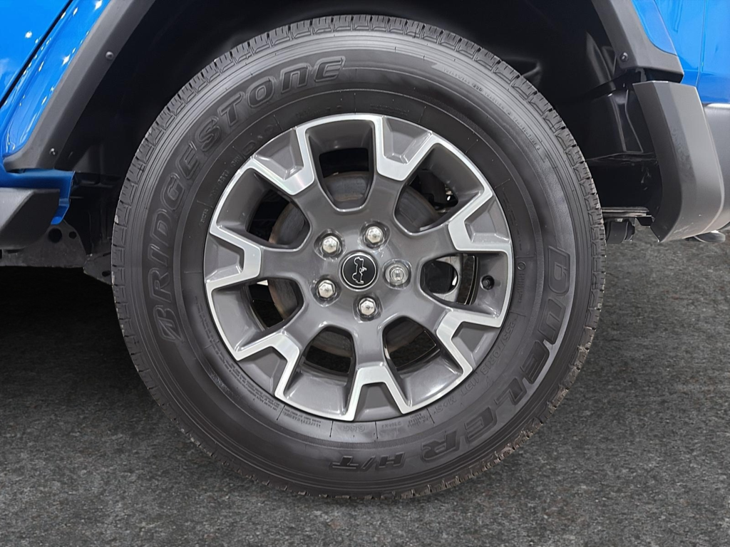 Jeep Wrangler 4-Door SAHARA 2024 à Saint-Hyacinthe, Québec - 10 - w1024h768px