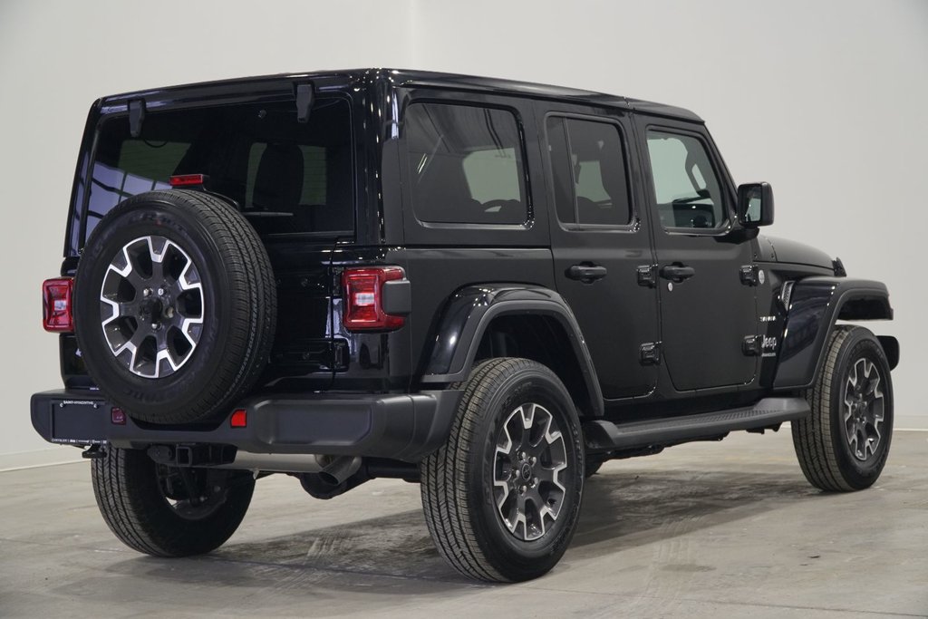Jeep WRANGLER 4-Door SAHARA 2024 à Saint-Hyacinthe, Québec - 4 - w1024h768px