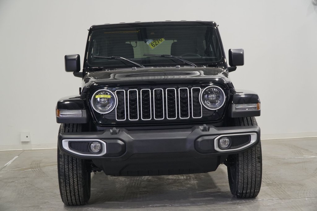 Jeep WRANGLER 4-Door SAHARA 2024 à Saint-Hyacinthe, Québec - 2 - w1024h768px