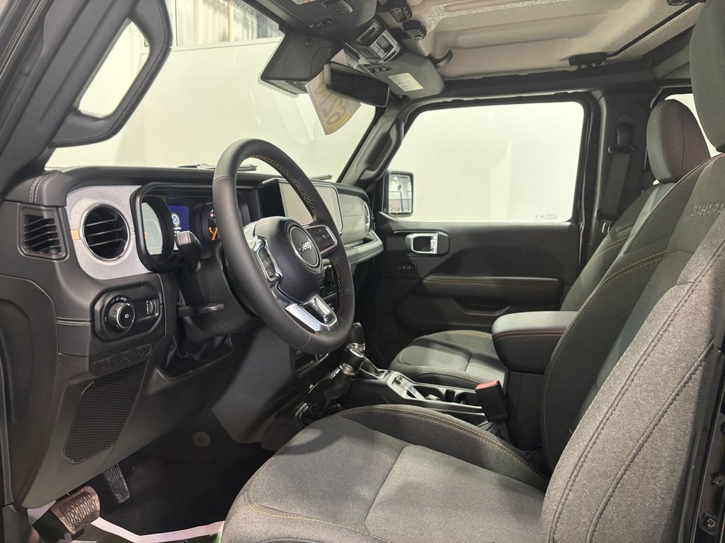 Jeep WRANGLER 4-Door SAHARA 2024 à Saint-Hyacinthe, Québec - 15 - w1024h768px