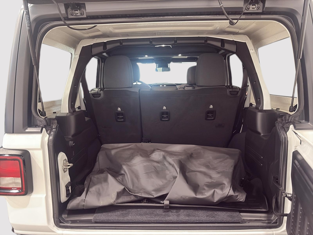 2024 Jeep WRANGLER 4-Door SPORT S in Saint-Hyacinthe, Quebec - 9 - w1024h768px