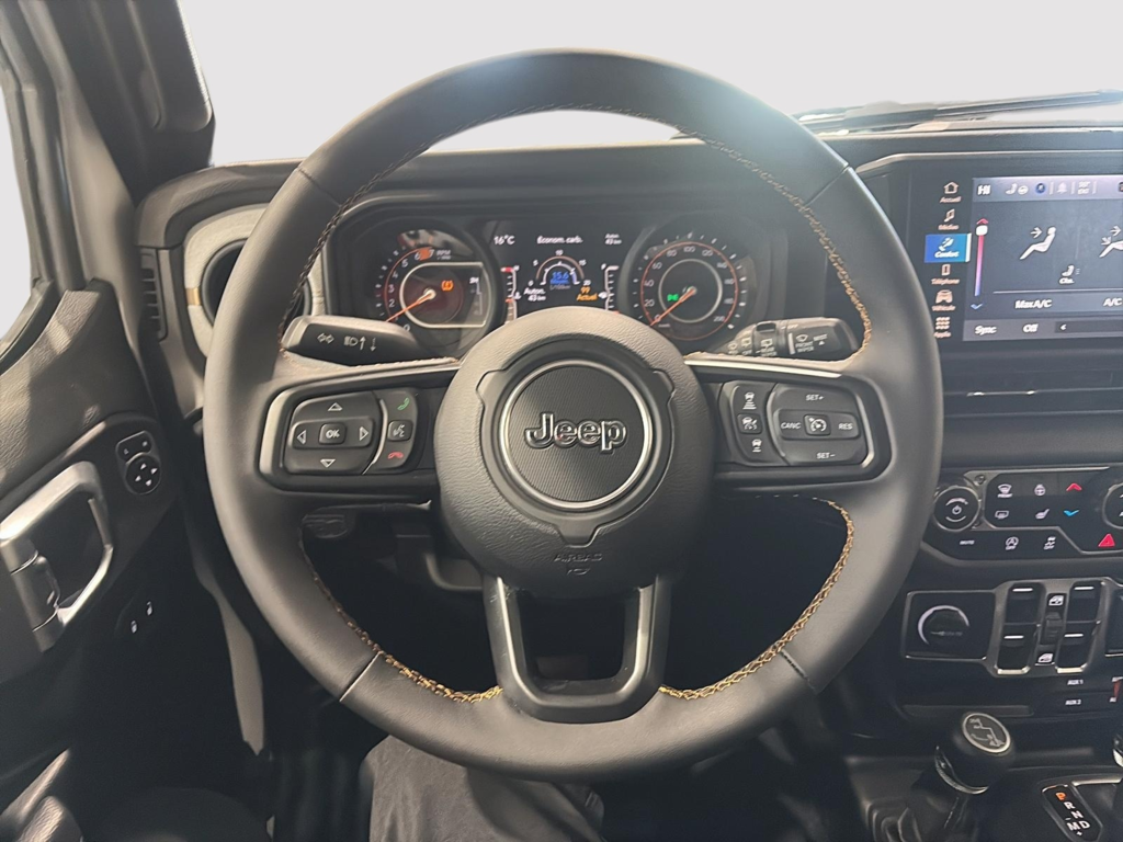 2024 Jeep WRANGLER 4-Door SPORT S in Saint-Hyacinthe, Quebec - 14 - w1024h768px