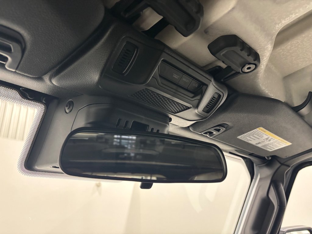 2025 Jeep WRANGLER 4-Door SPORT S in Saint-Hyacinthe, Quebec - 25 - w1024h768px