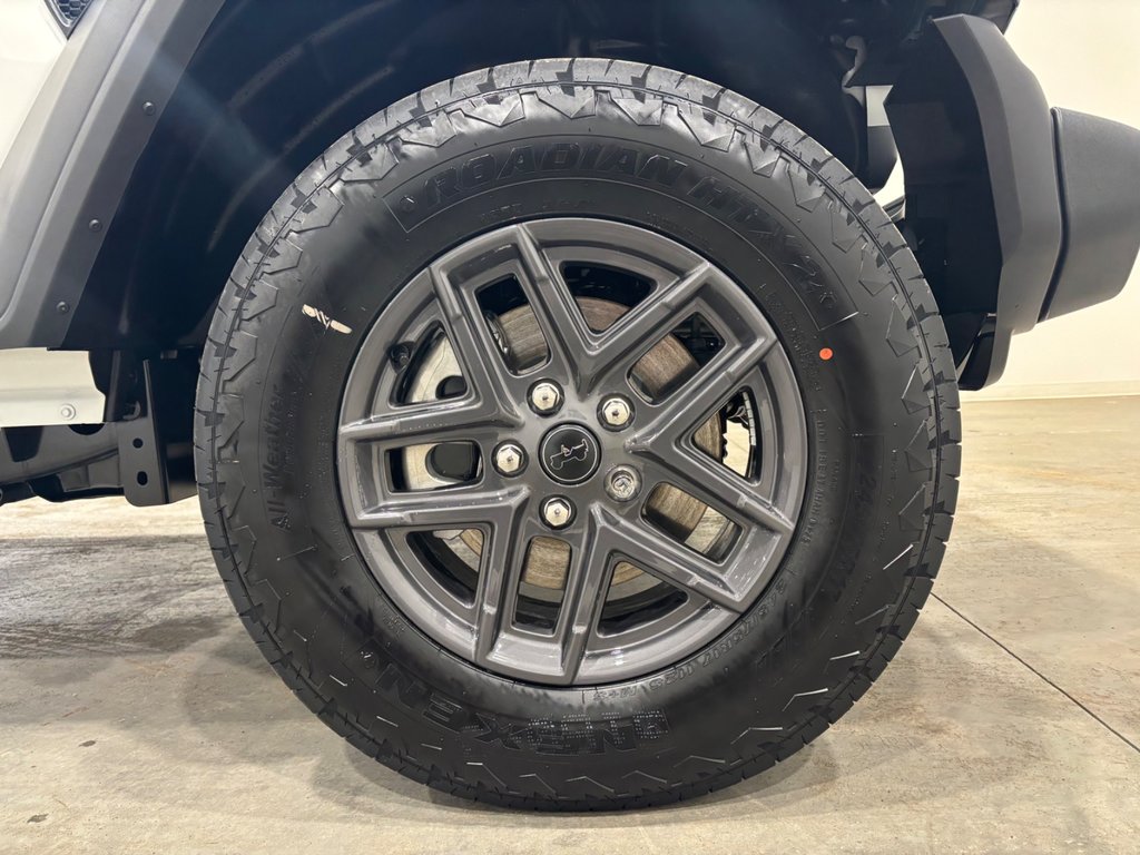 2025 Jeep WRANGLER 4-Door SPORT S in Saint-Hyacinthe, Quebec - 8 - w1024h768px