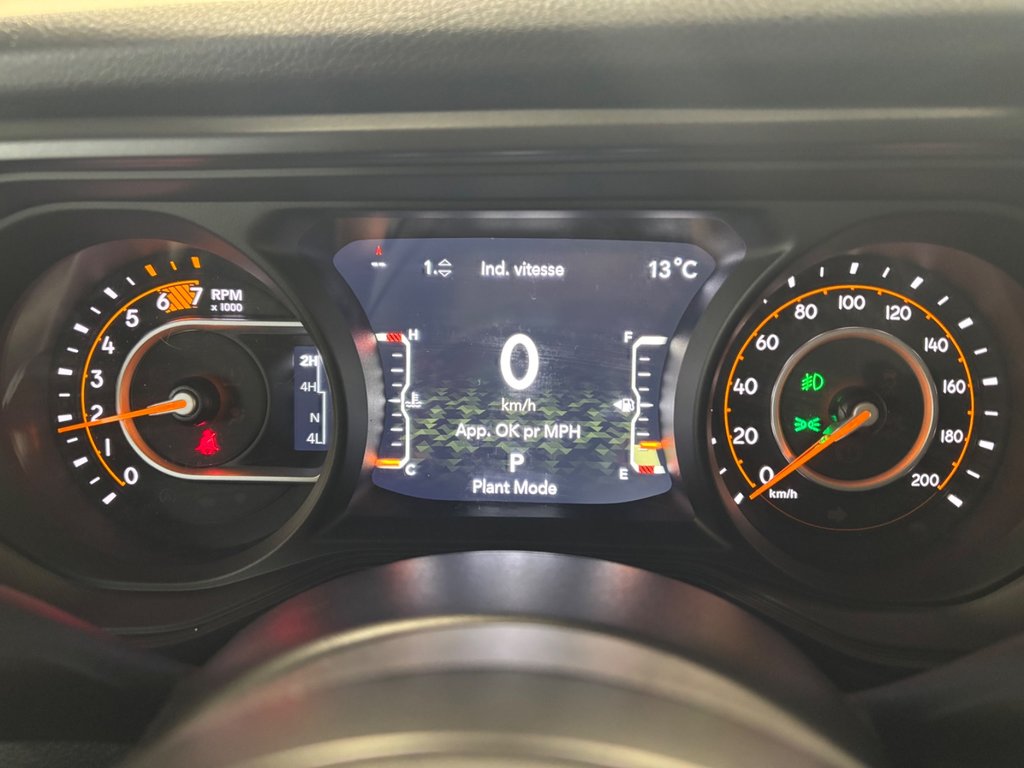 2025 Jeep WRANGLER 4-Door SPORT S in Saint-Hyacinthe, Quebec - 17 - w1024h768px
