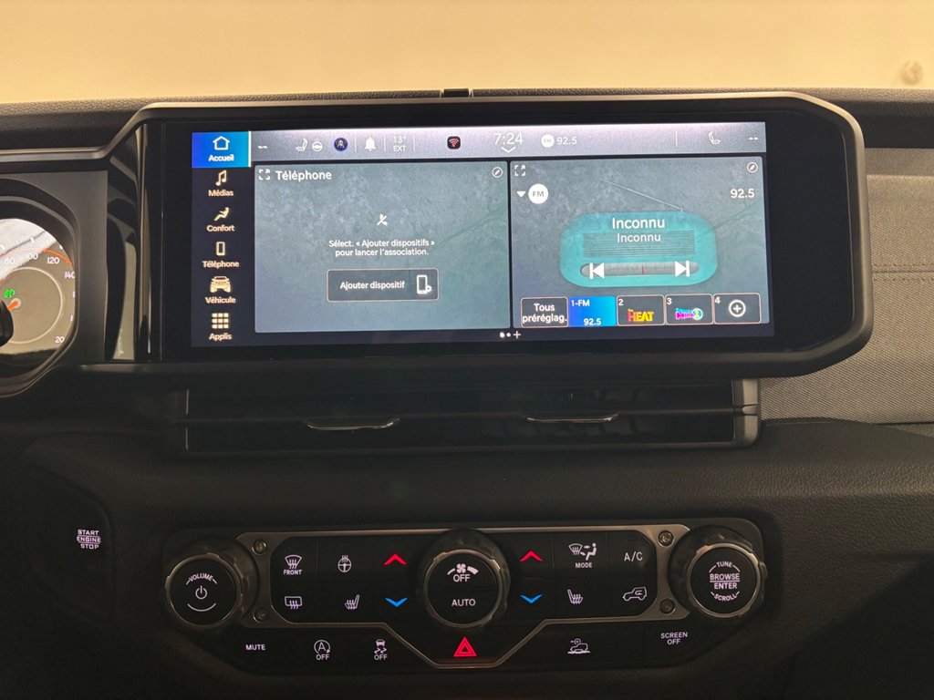 2025 Jeep WRANGLER 4-Door SPORT S in Saint-Hyacinthe, Quebec - 19 - w1024h768px