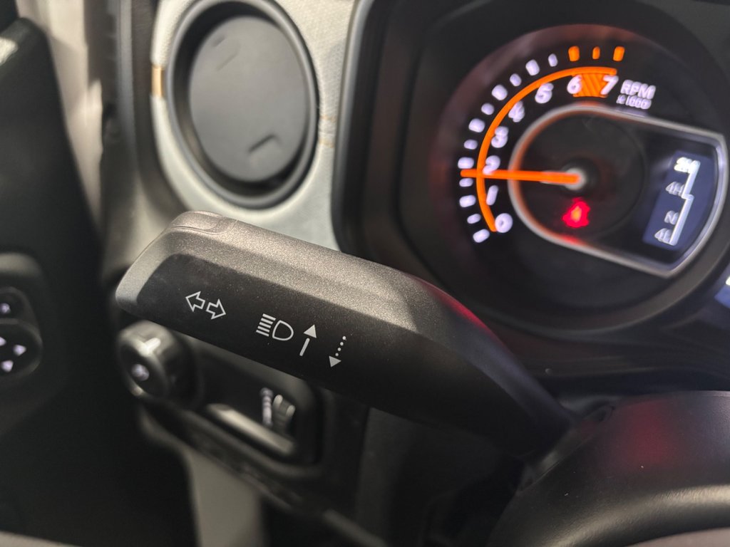 2025 Jeep WRANGLER 4-Door SPORT S in Saint-Hyacinthe, Quebec - 18 - w1024h768px