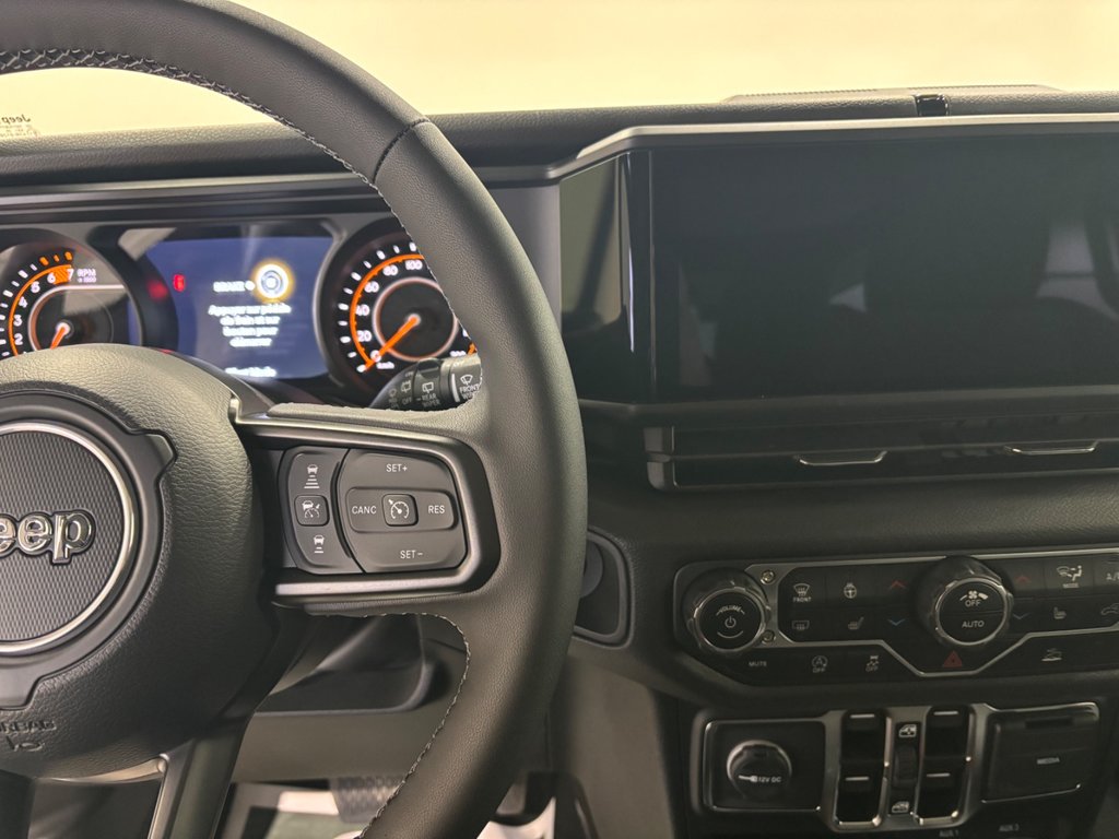 2025 Jeep WRANGLER 4-Door SPORT S in Saint-Hyacinthe, Quebec - 16 - w1024h768px
