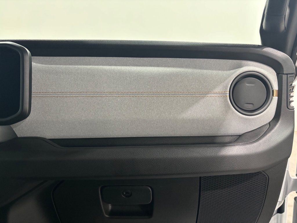 2025 Jeep WRANGLER 4-Door SPORT S in Saint-Hyacinthe, Quebec - 10 - w1024h768px
