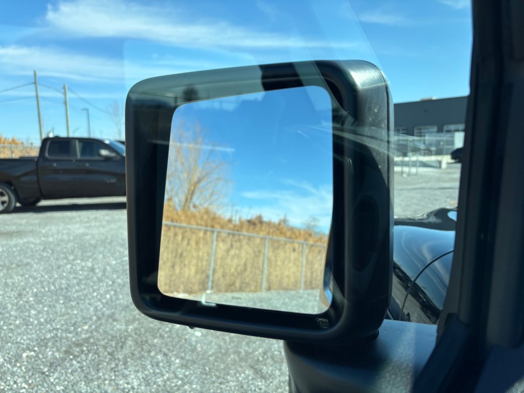 2025 Jeep WRANGLER 4-Door SPORT in Saint-Hyacinthe, Quebec - 7 - w1024h768px