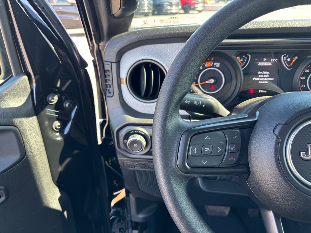 2025 Jeep WRANGLER 4-Door SPORT in Saint-Hyacinthe, Quebec - 15 - w1024h768px