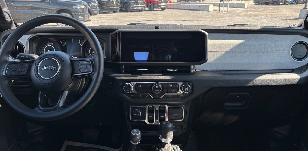 2025 Jeep WRANGLER 4-Door SPORT in Saint-Hyacinthe, Quebec - 12 - w1024h768px