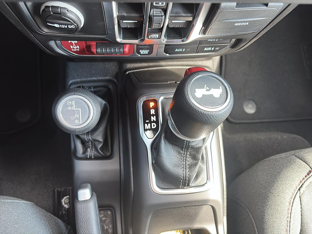 Jeep WRANGLER 4-Door RUBICON 2025 à Saint-Hyacinthe, Québec - 7 - w1024h768px