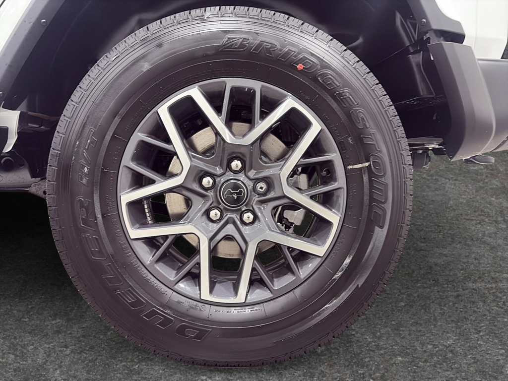 Jeep Wrangler 4-Door SAHARA 2025 à Saint-Hyacinthe, Québec - 10 - w1024h768px