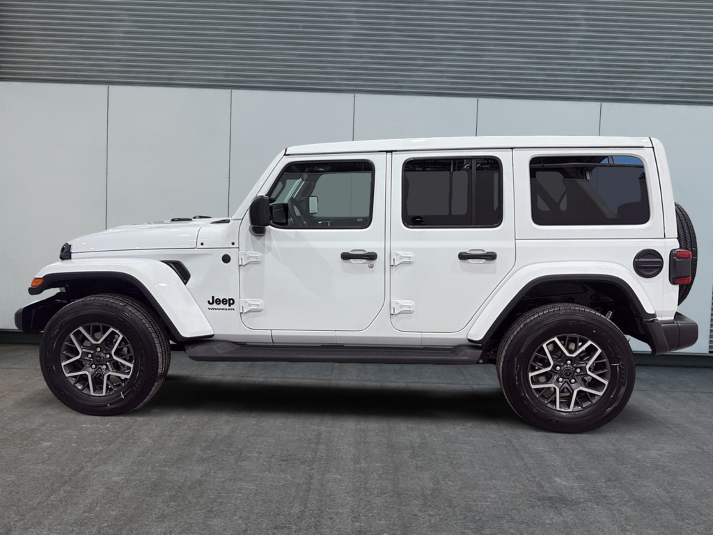 Jeep Wrangler 4-Door SAHARA 2025 à Saint-Hyacinthe, Québec - 5 - w1024h768px