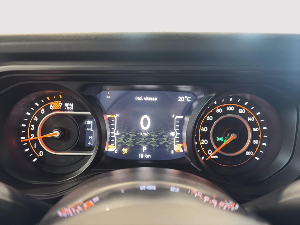 Jeep Wrangler 4-Door SAHARA 2025 à Saint-Hyacinthe, Québec - 11 - w1024h768px