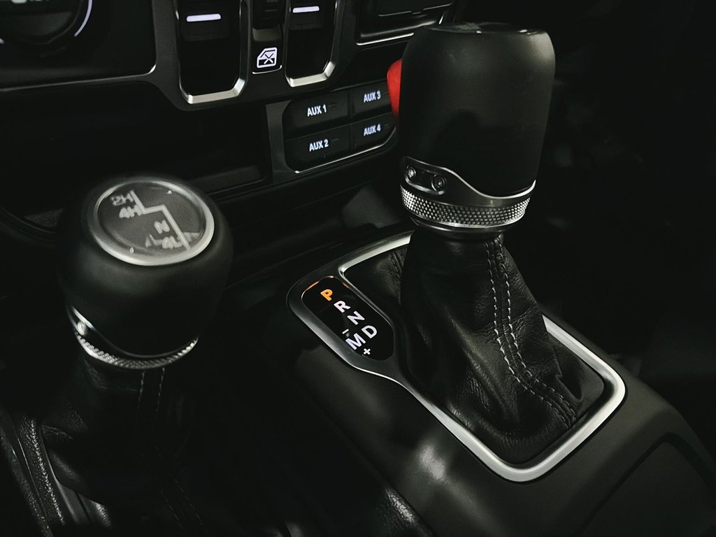 Jeep Wrangler 4-Door SAHARA 2026 à Saint-Hyacinthe, Québec - 13 - w1024h768px