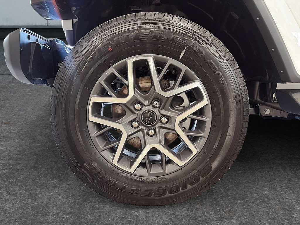 2026 Jeep Wrangler 4-Door SAHARA in Saint-Hyacinthe, Quebec - 6 - w1024h768px