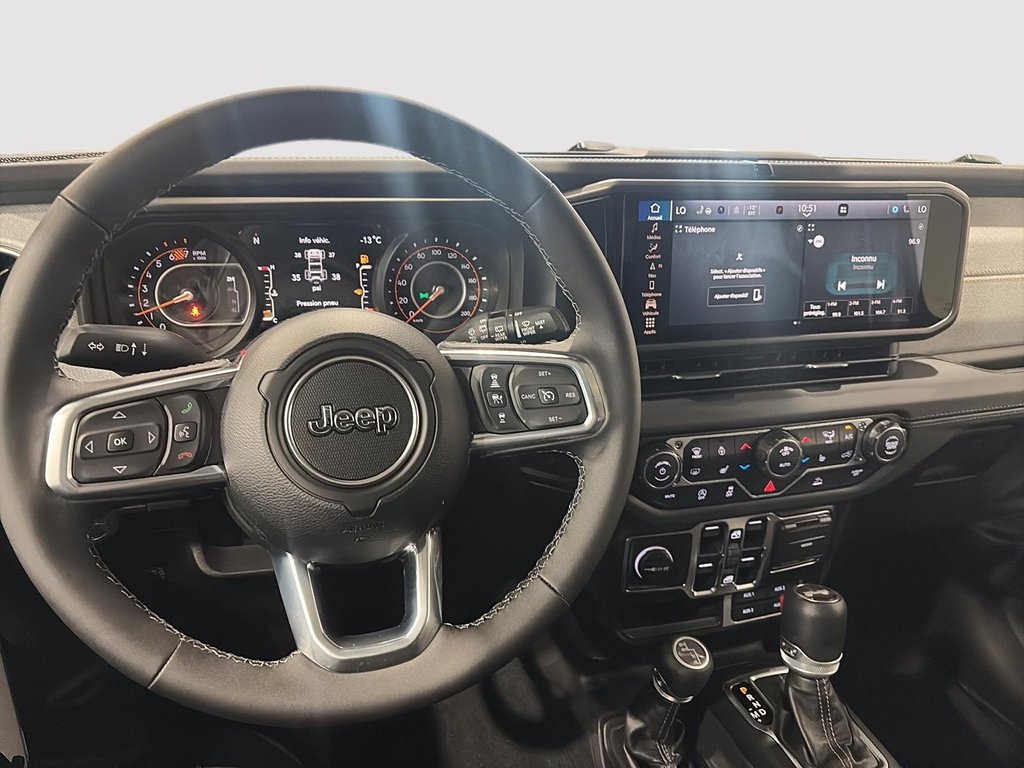 2026 Jeep Wrangler 4-Door SAHARA in Saint-Hyacinthe, Quebec - 8 - w1024h768px