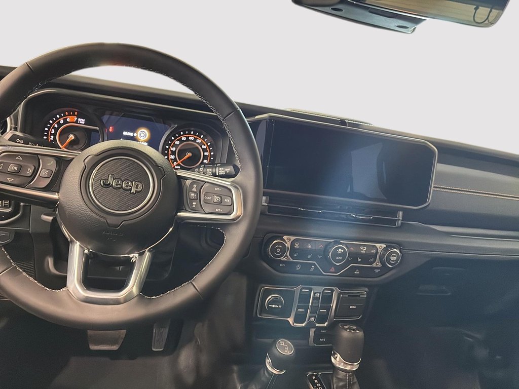 2026 Jeep Wrangler 4-Door SAHARA in Saint-Hyacinthe, Quebec - 9 - w1024h768px