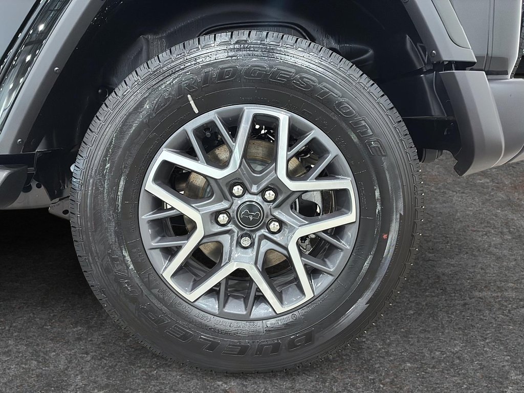 2026 Jeep Wrangler 4-Door SAHARA in Saint-Hyacinthe, Quebec - 7 - w1024h768px