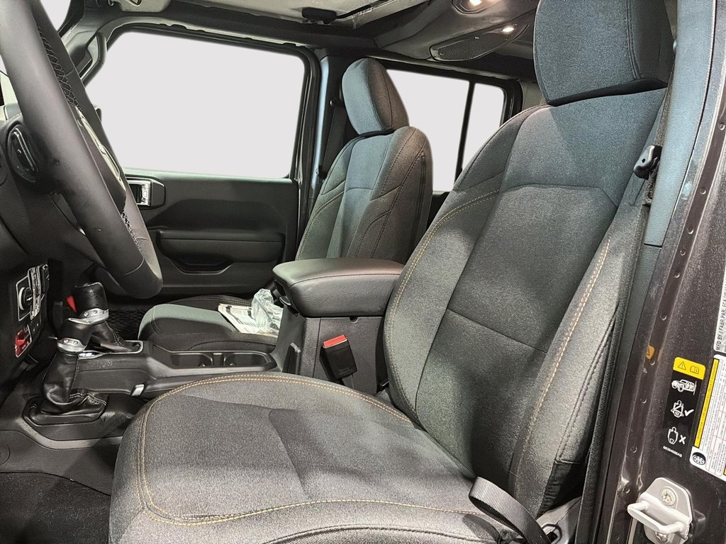 2026 Jeep Wrangler 4-Door WILLYS in Saint-Hyacinthe, Quebec - 8 - w1024h768px