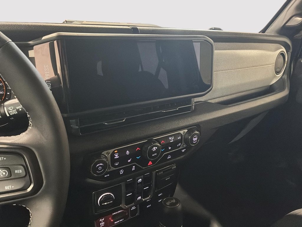 2026 Jeep Wrangler 4-Door WILLYS in Saint-Hyacinthe, Quebec - 14 - w1024h768px