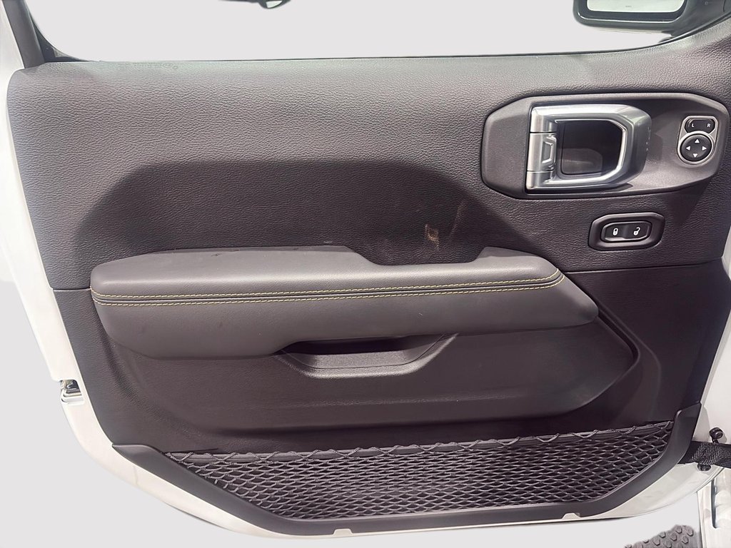 2026 Jeep Wrangler 4-Door SAHARA in Saint-Hyacinthe, Quebec - 10 - w1024h768px