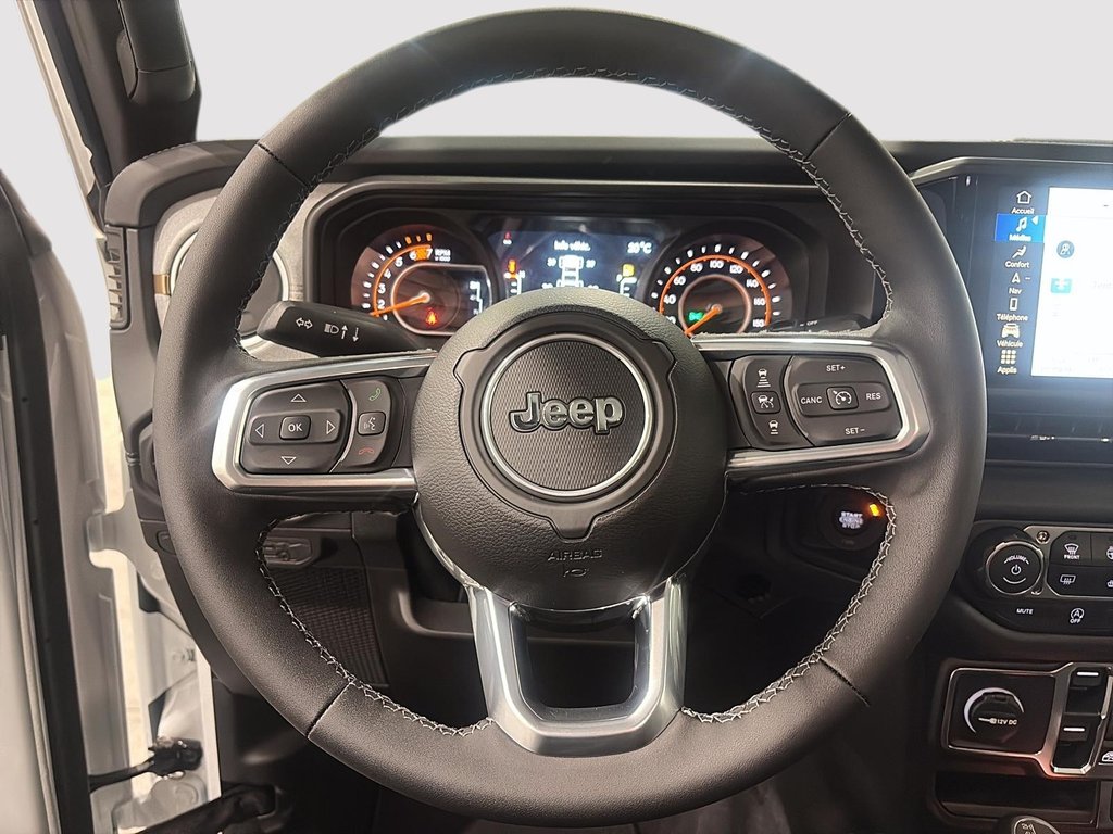 2026 Jeep Wrangler 4-Door SAHARA in Saint-Hyacinthe, Quebec - 11 - w1024h768px
