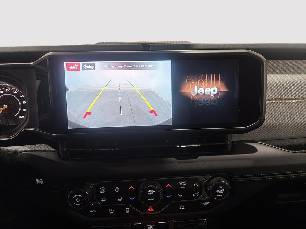 2026 Jeep Wrangler 4-Door SAHARA in Saint-Hyacinthe, Quebec - 14 - w1024h768px
