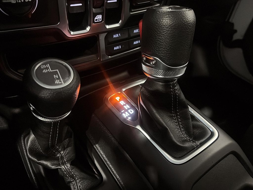 2026 Jeep Wrangler 4-Door SAHARA in Saint-Hyacinthe, Quebec - 13 - w1024h768px