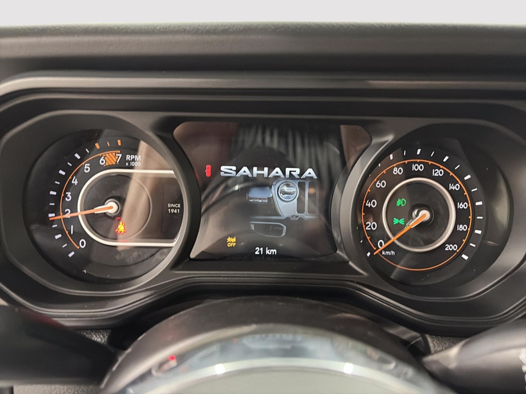 Jeep Wrangler 4-Door SAHARA 2026 à Saint-Hyacinthe, Québec - 11 - w1024h768px
