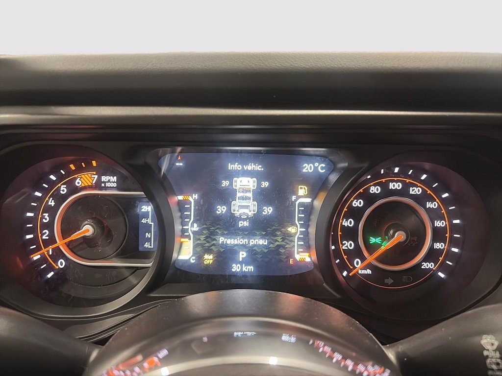 2026 Jeep Wrangler 4-Door SAHARA in Saint-Hyacinthe, Quebec - 12 - w1024h768px