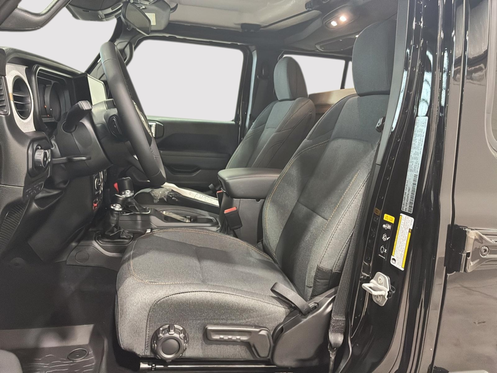 Jeep Wrangler 4-Door WILLYS 2026 à Saint-Hyacinthe, Québec - 13 - w1024h768px