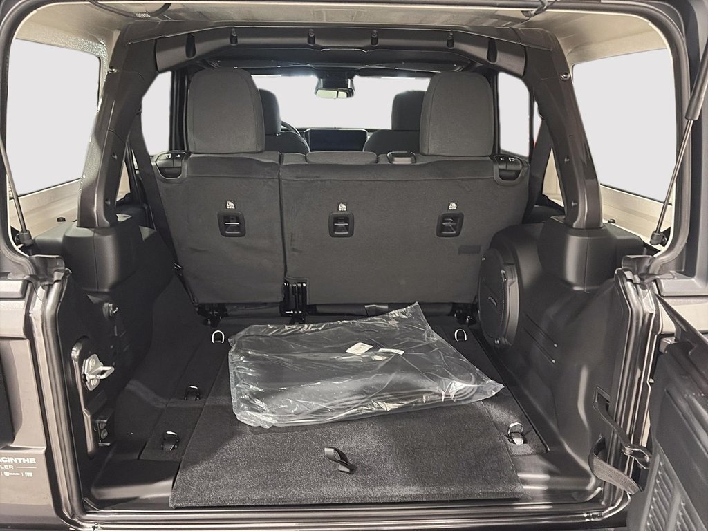 Jeep Wrangler 4-Door SPORT S 2026 à Saint-Hyacinthe, Québec - 6 - w1024h768px