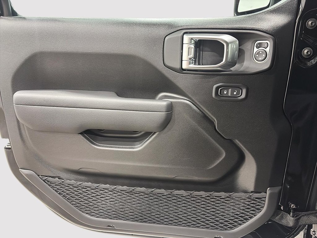 Jeep Wrangler 4-Door SPORT S 2026 à Saint-Hyacinthe, Québec - 10 - w1024h768px