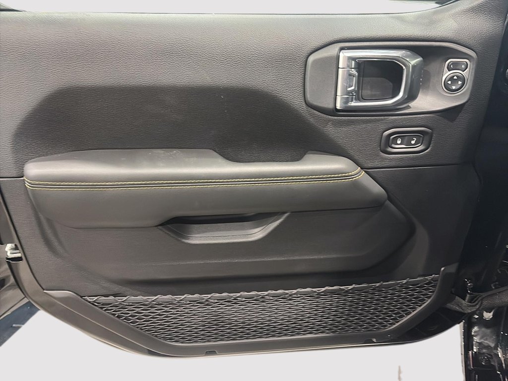 2026 Jeep Wrangler 4-Door SAHARA in Saint-Hyacinthe, Quebec - 9 - w1024h768px