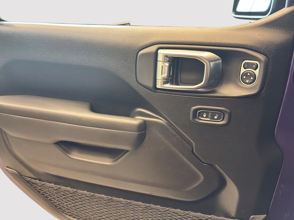 2026 Jeep Wrangler 4-Door RUBICON in Saint-Hyacinthe, Quebec - 9 - w1024h768px