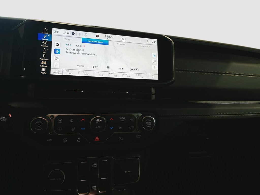 Jeep Wrangler 4-Door SAHARA 2026 à Saint-Hyacinthe, Québec - 13 - w1024h768px