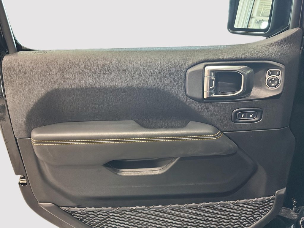 Jeep Wrangler 4-Door SAHARA 2026 à Saint-Hyacinthe, Québec - 10 - w1024h768px