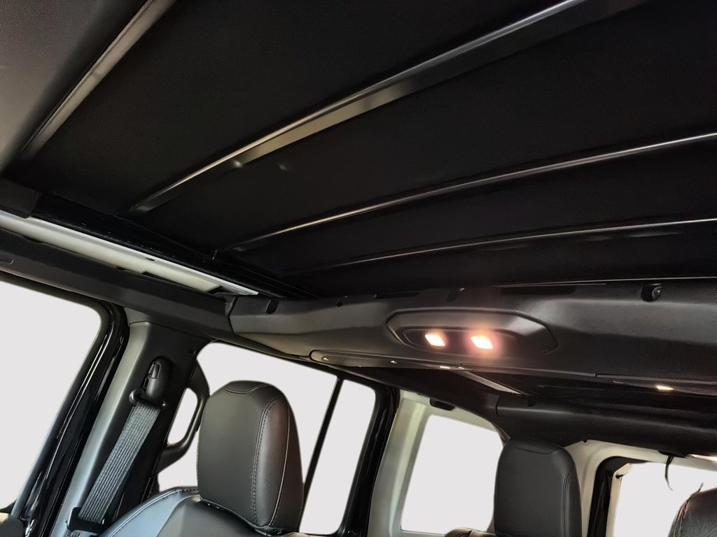 Jeep Wrangler 4-Door SAHARA 2026 à Saint-Hyacinthe, Québec - 15 - w1024h768px