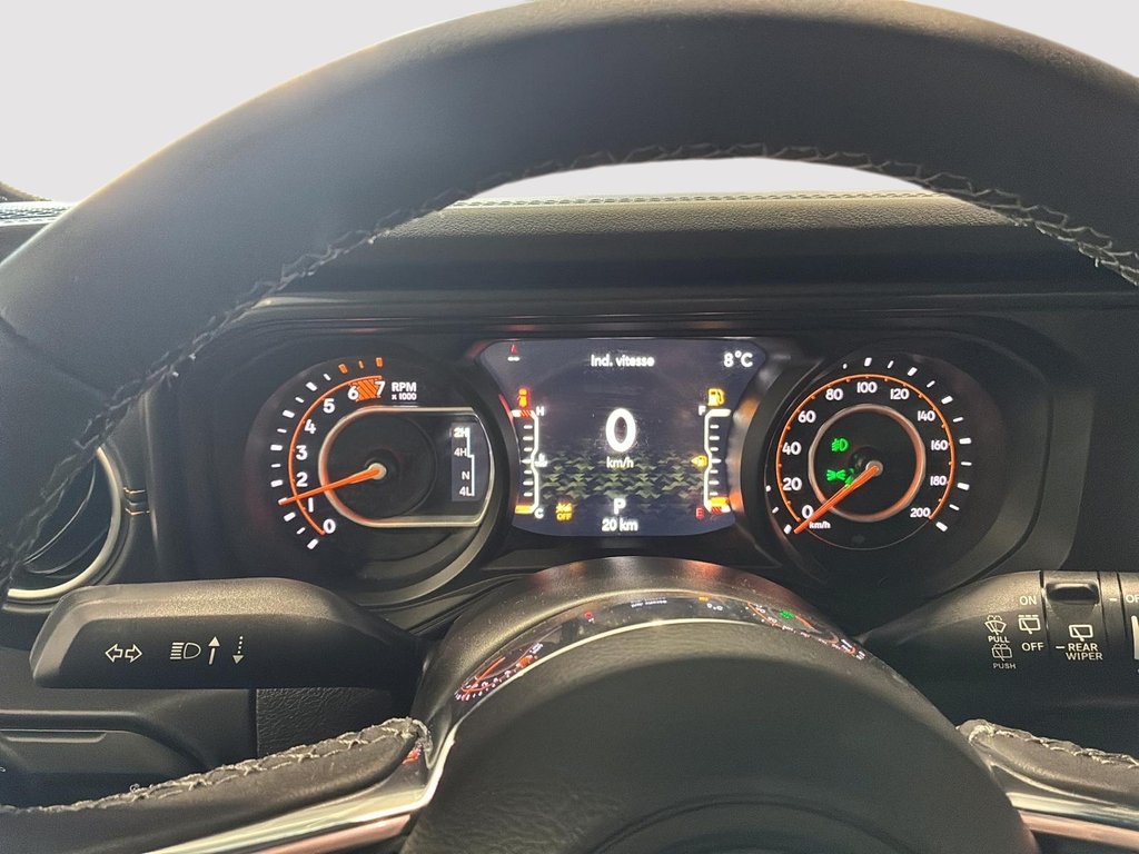 Jeep Wrangler 4-Door SAHARA 2026 à Saint-Hyacinthe, Québec - 12 - w1024h768px