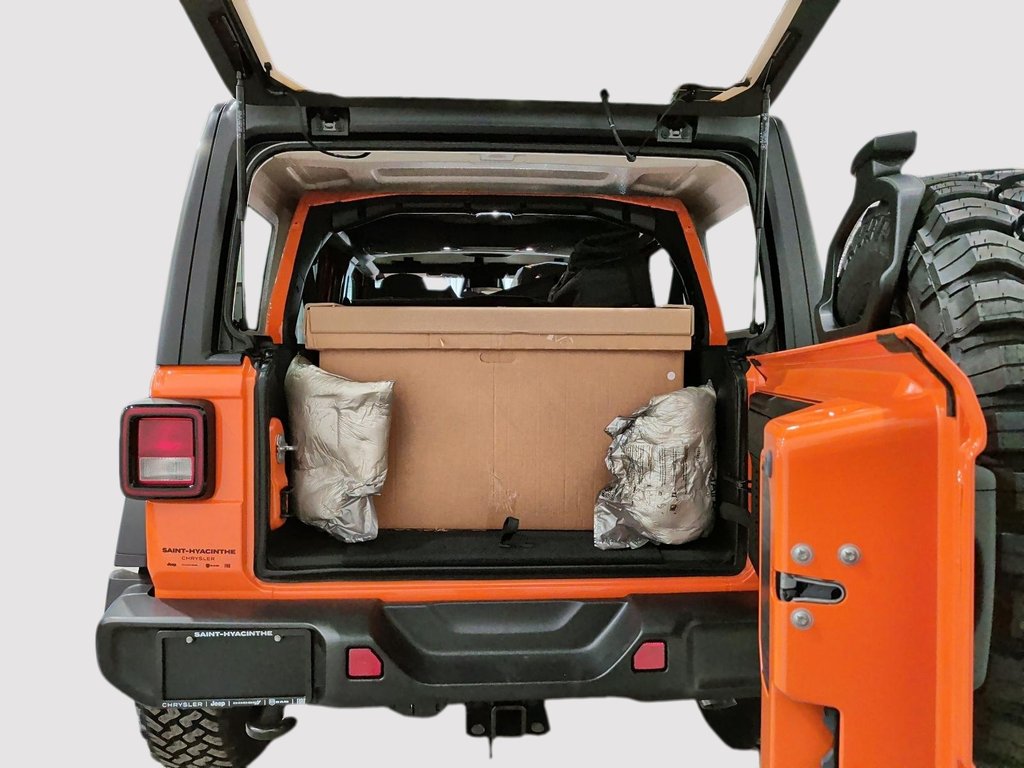 2026 Jeep Wrangler 4-Door WILLYS in Saint-Hyacinthe, Quebec - 6 - w1024h768px